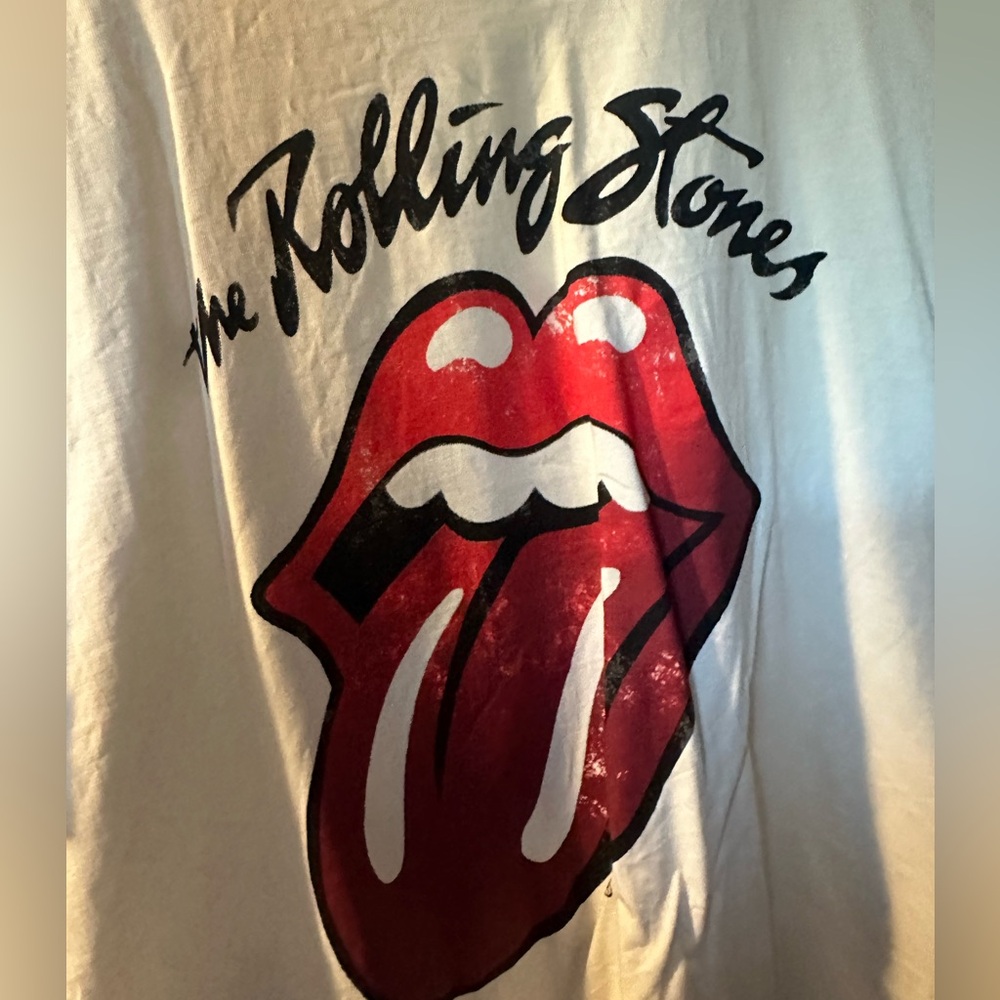 H&M tee - Picture 2 of 5